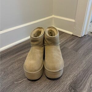 Ugg Women's Classic Mini Platform